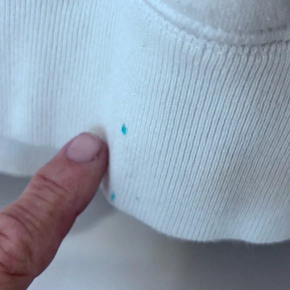 Under ARMOUR Women’s White Lg Loose Fit Hoodie Sweatshirt - Picture 6 of 6